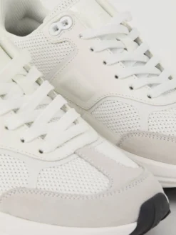 Women’s Sneakers R1300